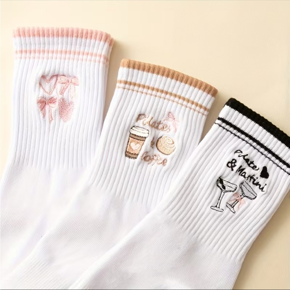 Pilates Grip Socks – 3 Pairs Set - Picture 2 of 5